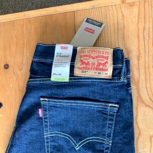 Men’s Levi’s 514 straight. Never worn.